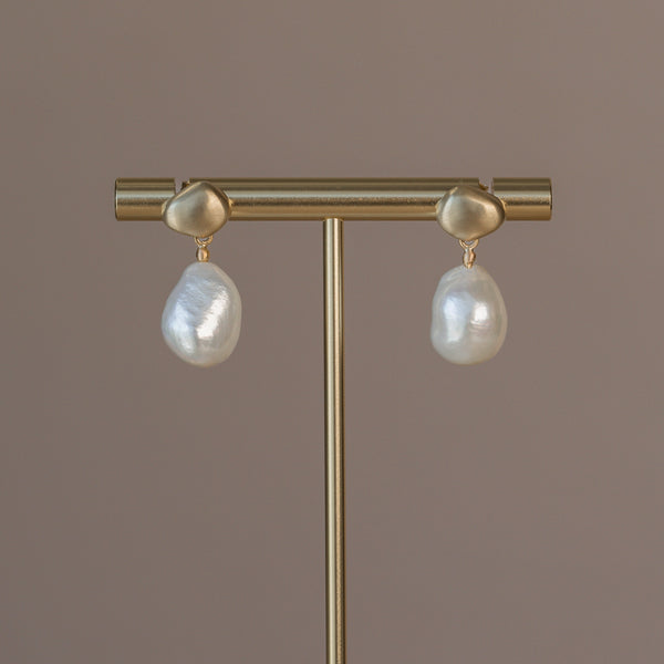 Beyond Bridal Pearl Drop Earring