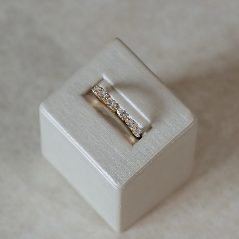 Pear East-West Diamond Ring